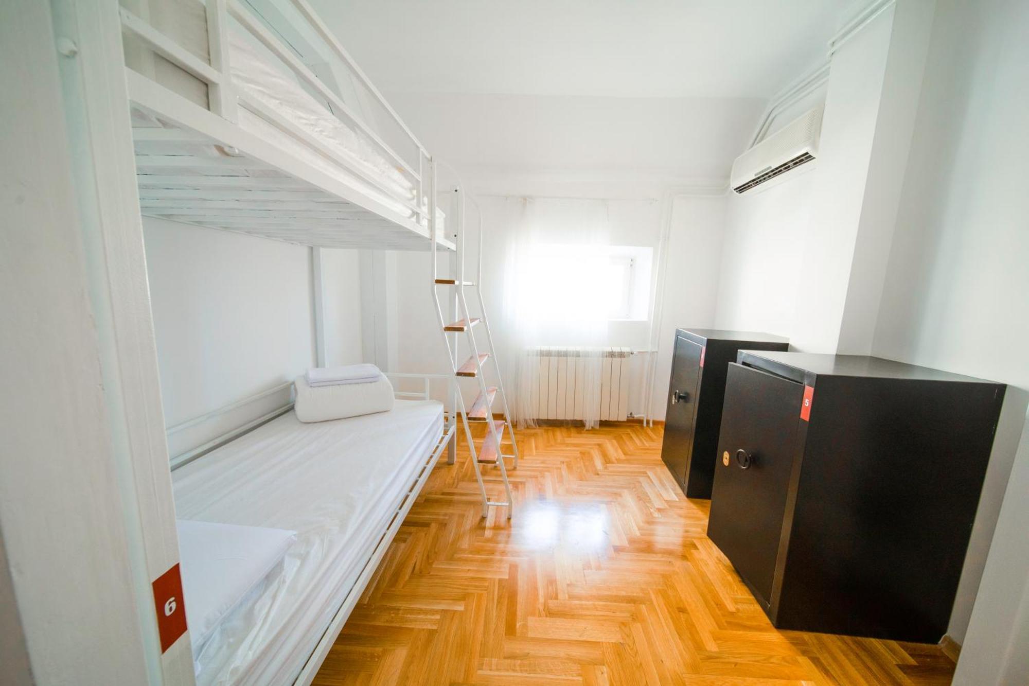 New Generation Hostel Belgrado Exterior foto